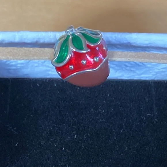 Chamilia Chocolate Covered Strawberry Charm - Picture 4 of 5